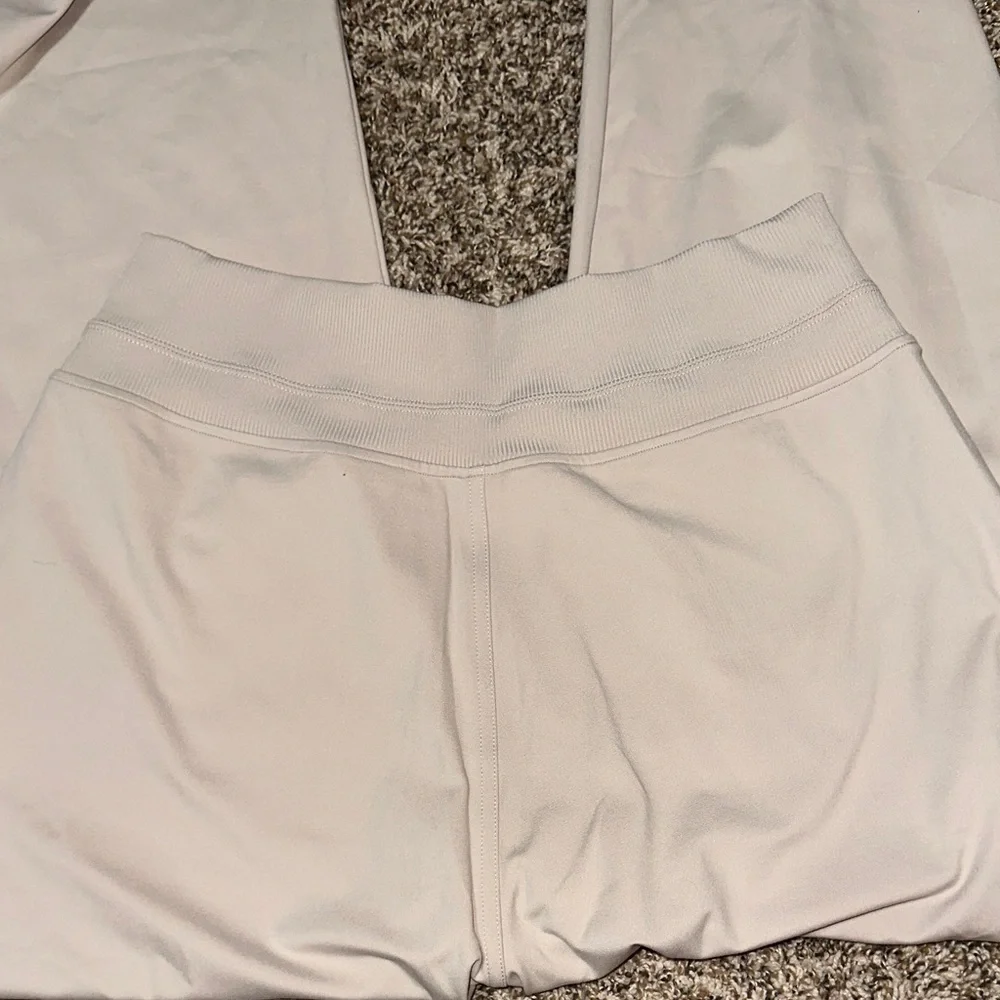 Yogalicious Lux Tan Casual Pants. Nordstroms - Picture 5 of 6